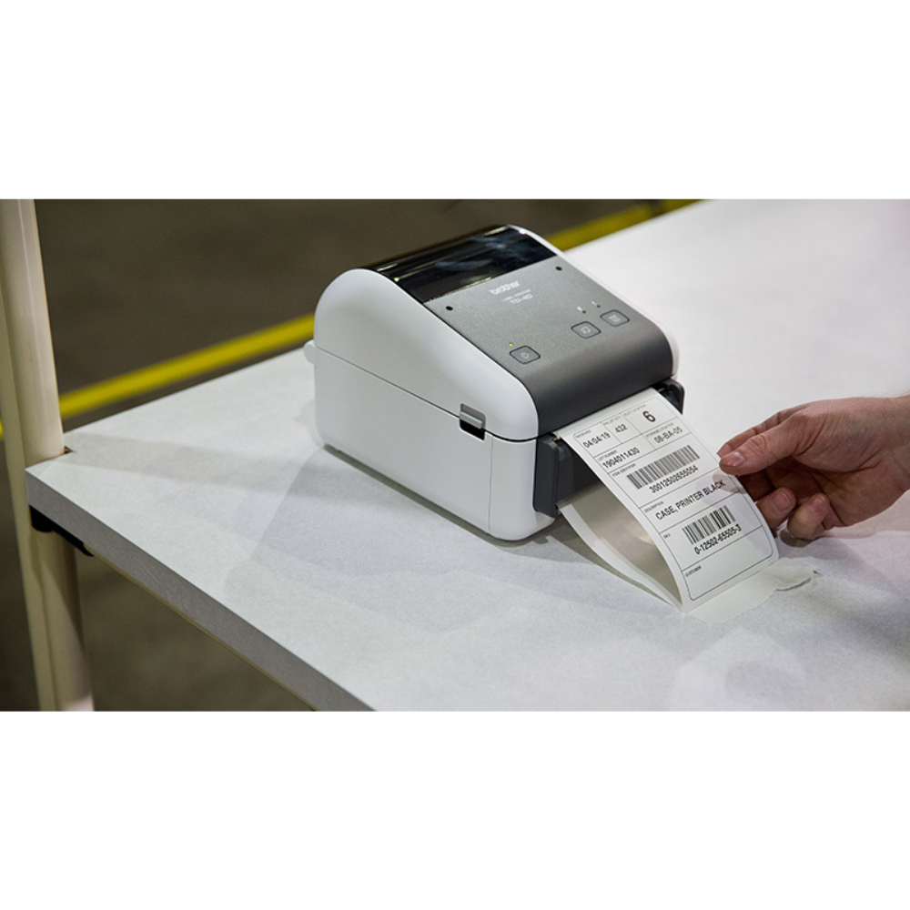 Etiquetadora Brother TD-4420DN da Fábrica das Etiquetas com visor e impressora para etiquetas duráveis.