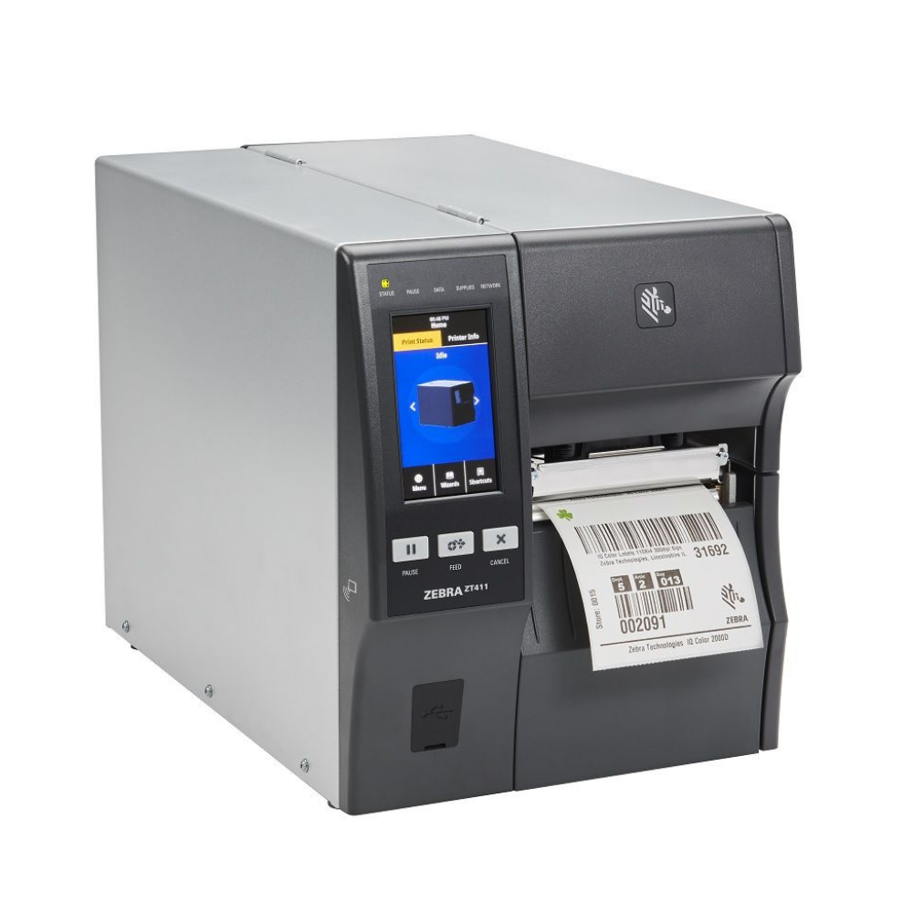 Impressora Zebra ZT411 da Fábrica das Etiquetas, vista frontal com tela de controle e bobina de etiquetas.